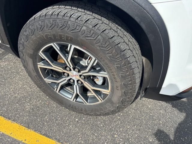 2024 GMC Acadia AT4