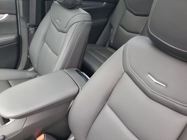 2025 Cadillac XT6 Luxury