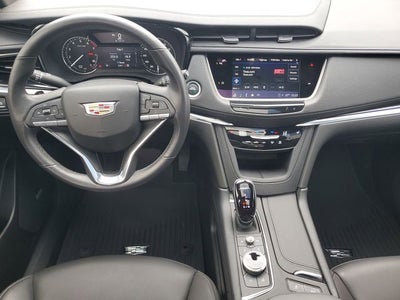 2025 Cadillac XT6 Luxury