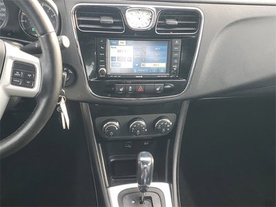 2012 Chrysler 200 Limited