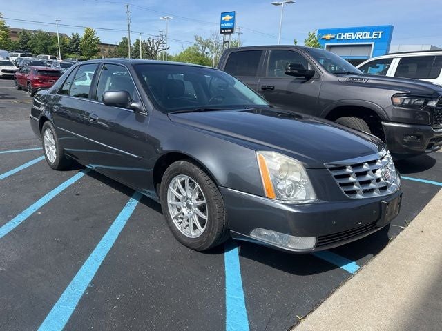 2010 Cadillac DTS Luxury Collection's photo