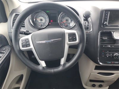 2016 Chrysler Town & Country Touring-L