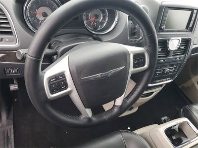 2016 Chrysler Town & Country Touring-L