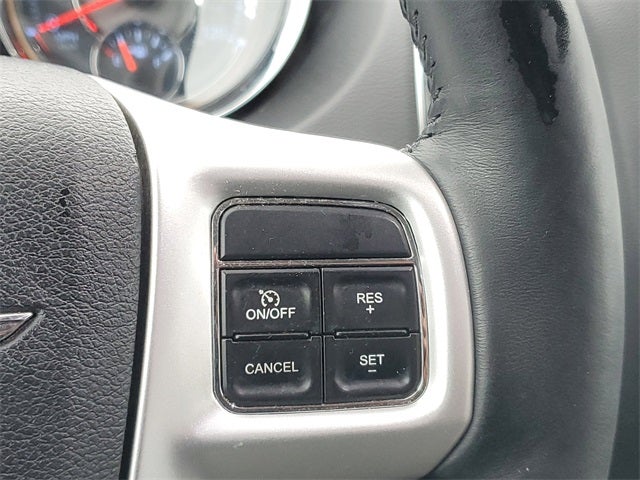 2016 Chrysler Town & Country Touring-L