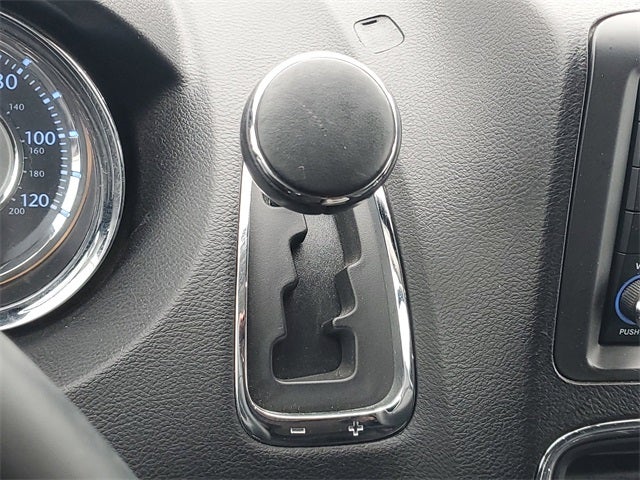 2016 Chrysler Town & Country Touring-L