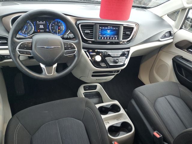 2020 Chrysler Voyager LX