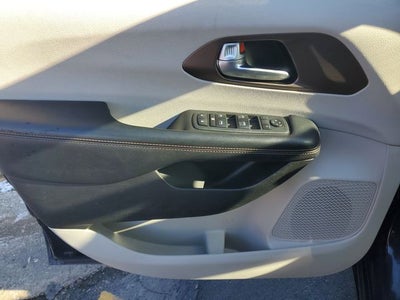 2018 Chrysler Pacifica LX