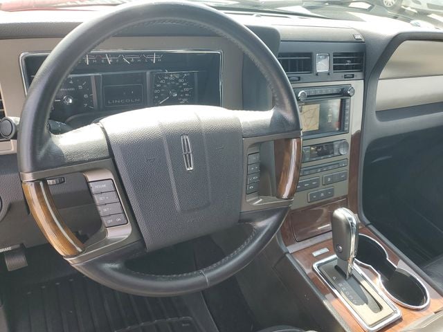 2014 Lincoln Navigator L Base